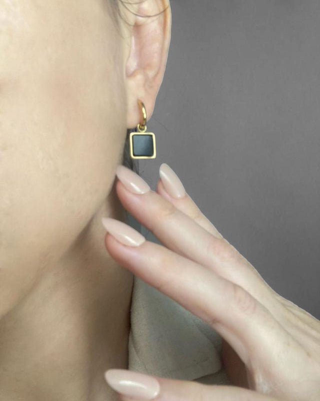Boucles d'Oreilles Noires - Design Élégant - Ajustable